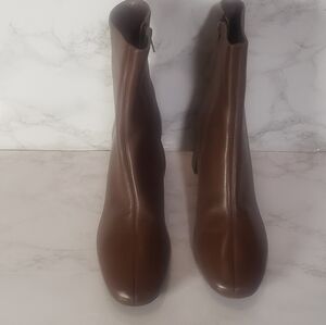 AREZZO "Rebecca" Women's Leather Ankle Boot, Size 6B,  NIB